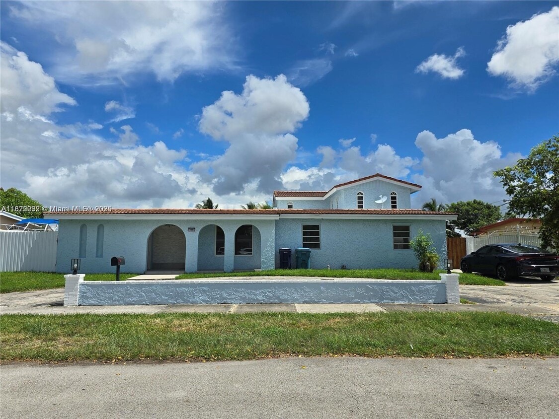 Primary Photo - 10981 SW 44th St
