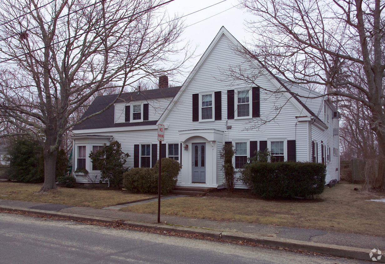 Primary Photo - 37 School St