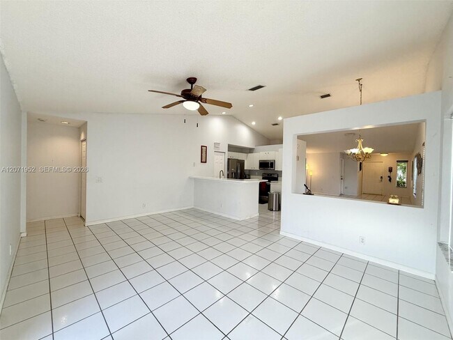 Building Photo - 4340 Pine Ridge Ct