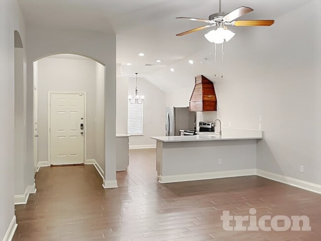 Building Photo - 1643 Hillside Dr