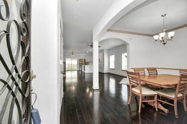 Foto del edificio - 11010 Riggs Mill Ln