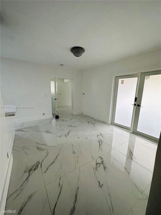 Foto del edificio - 4 br, 2 bath House - 5931 NE 5th Ave # 5931