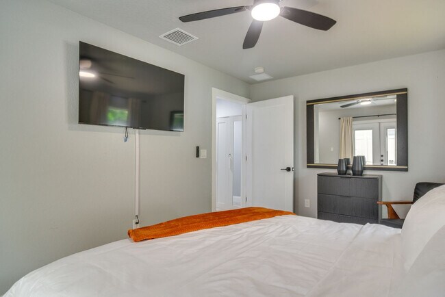 Foto del edificio - 675 Cohn Ln