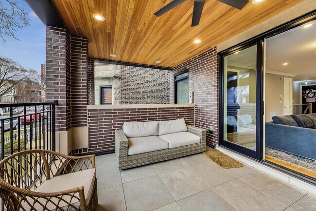 Foto del edificio - 3815 N Lakewood Ave
