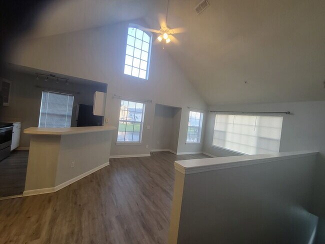 Foto del edificio - 9077 Lee Vista Blvd