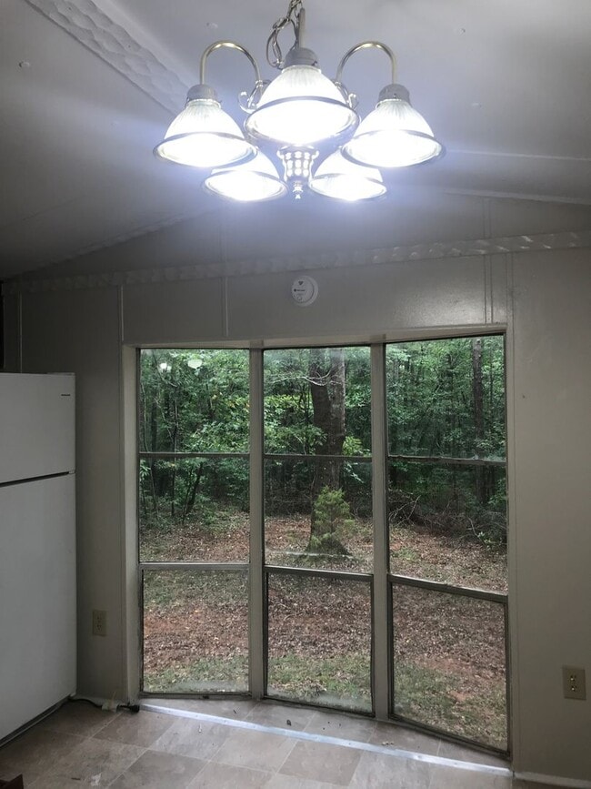 Building Photo - For rent: Madison county-Colbert, GA - Two...