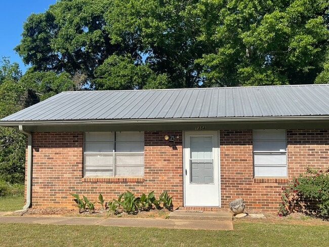 1 Bedroom, 1 Bath Duplex Apartment on the Eastside! Available now! - 1 Bedroom, 1 Bath Duplex Apartment on the Eastside! Available now!