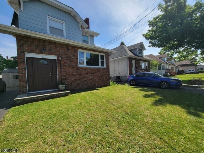 Foto del edificio - 27 Barrington Ave