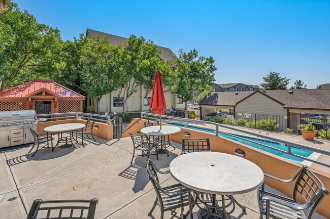 Building Photo - 6380 S Boston St