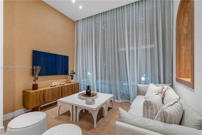 Photo - 16395 Biscayne Blvd House