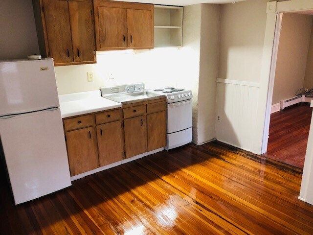 Kitchen - 160 Walnut St