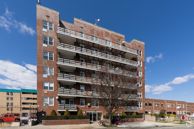 Building Photo - 575 Herkimer St