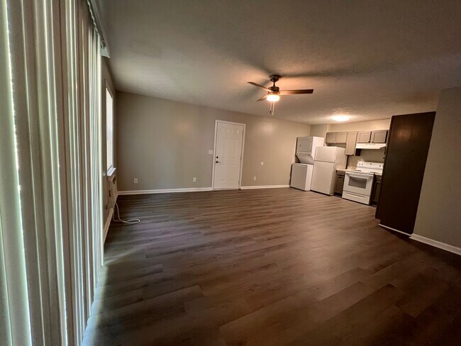Foto del edificio - Poplar Point Apartments!