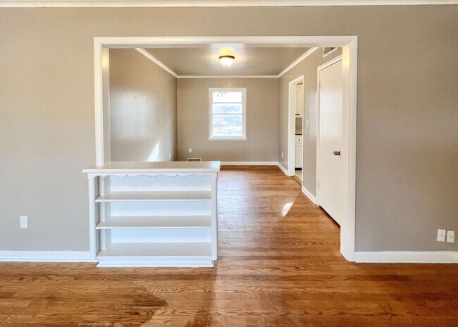 Foto del edificio - Charming Home Near 15th & Boulevard