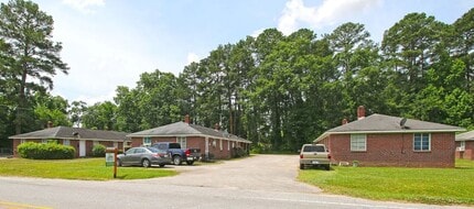 Building Photo - 811 Central Dr