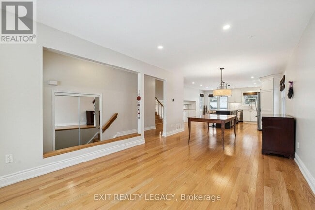 Photo du bâtiment - 10 Eves Ct