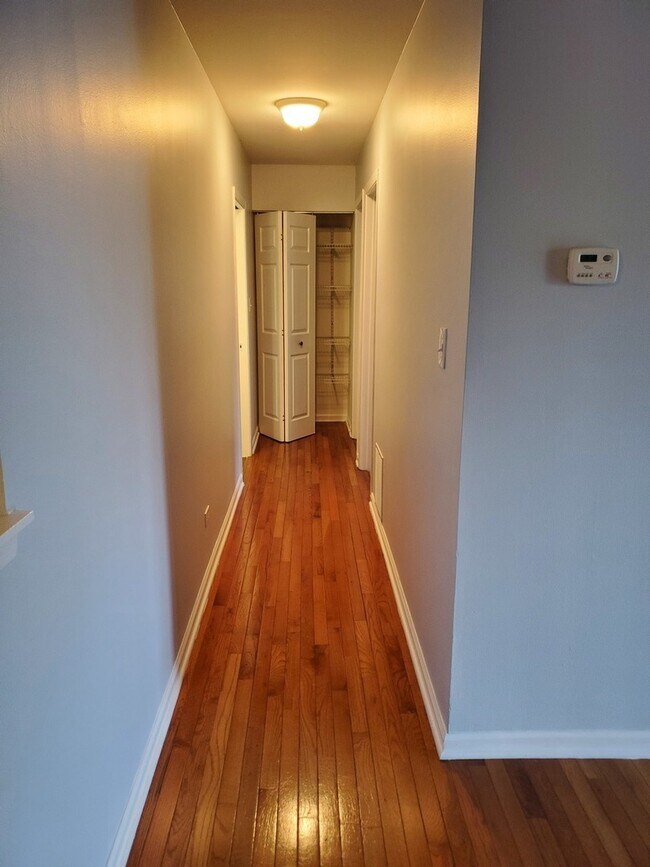 Building Photo - 1440 Stonebridge Cir