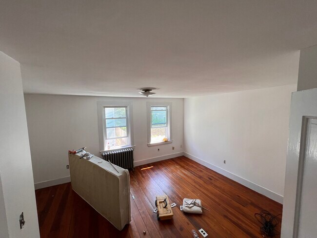 Building Photo - 21 Sawin St