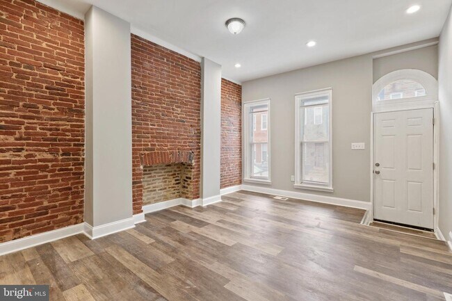 Building Photo - 1006 Bennett Pl