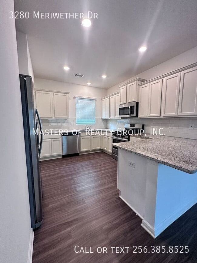 Building Photo - 3280 Meriwether Dr