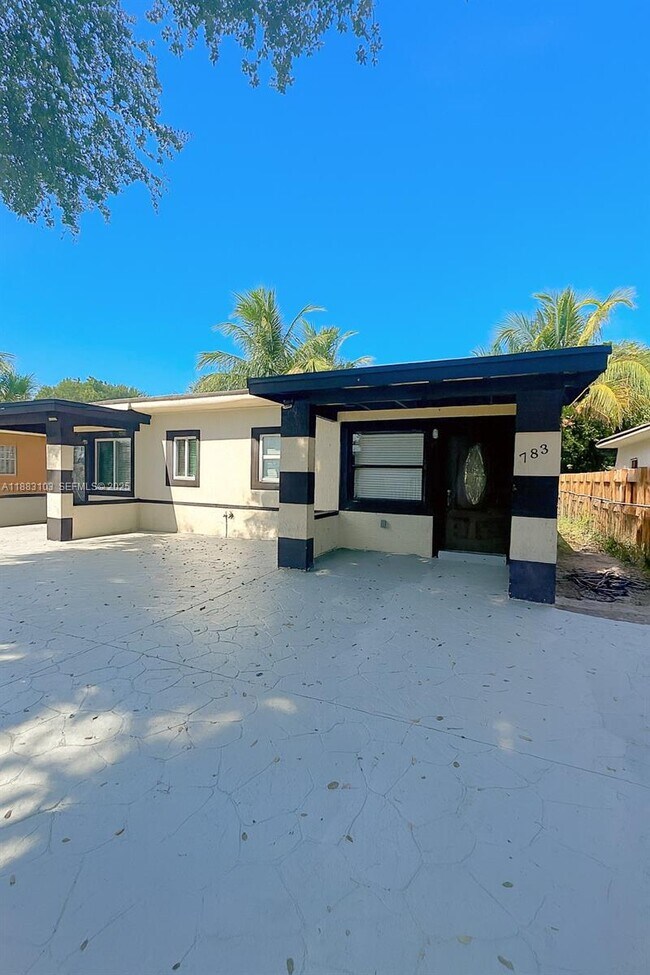 Foto del edificio - 783 NW 96th St