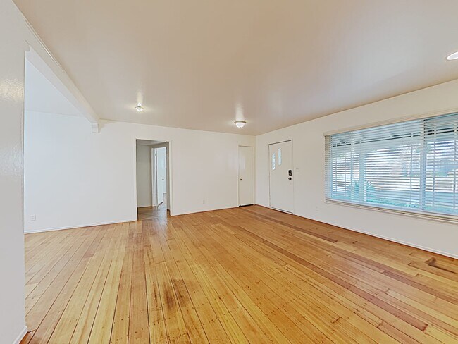 Foto del edificio - 6324 Oakcreek Way