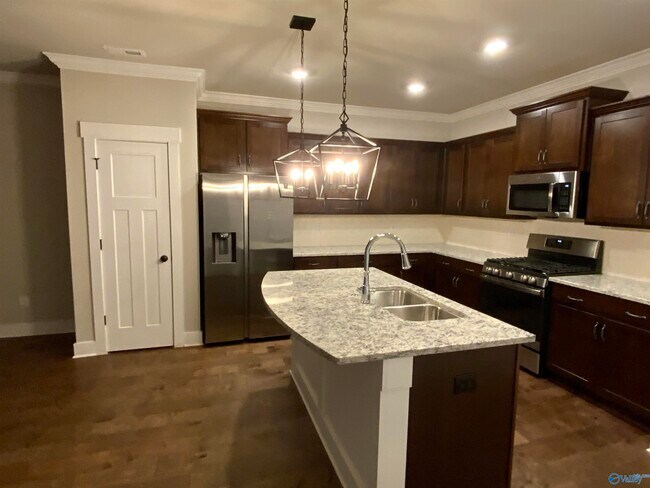 Building Photo - 427 Ripple Lk Dr SW