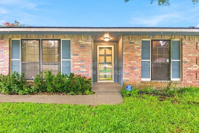 Foto del edificio - 6009 Leafwood Cir