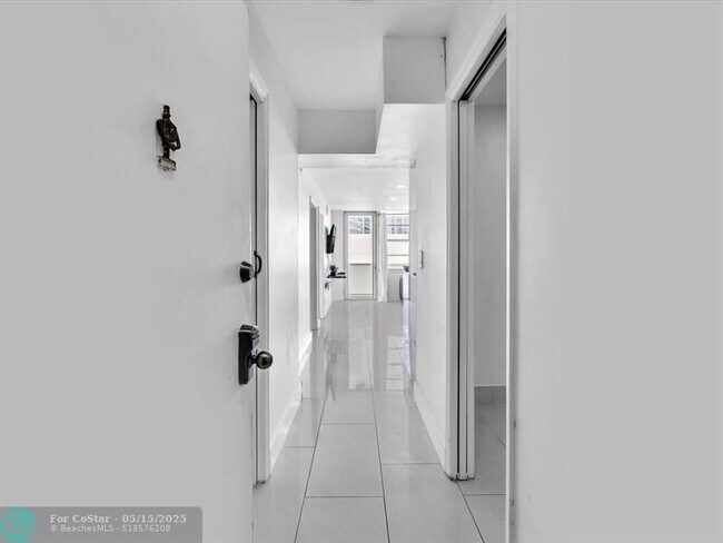 Foto del edificio - 3725 S Ocean Dr
