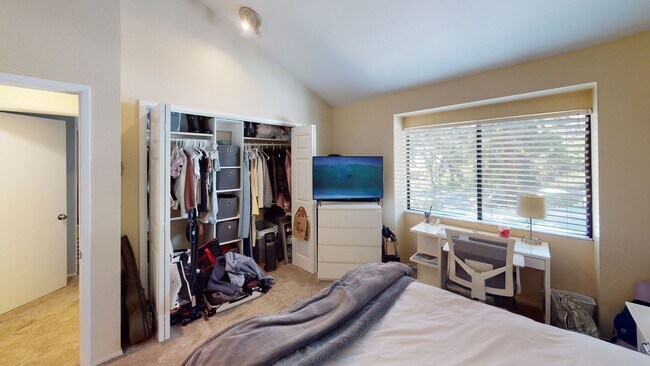 Foto del edificio - 3 bed, 2.5 Bath Townhome Near Cal Poly!