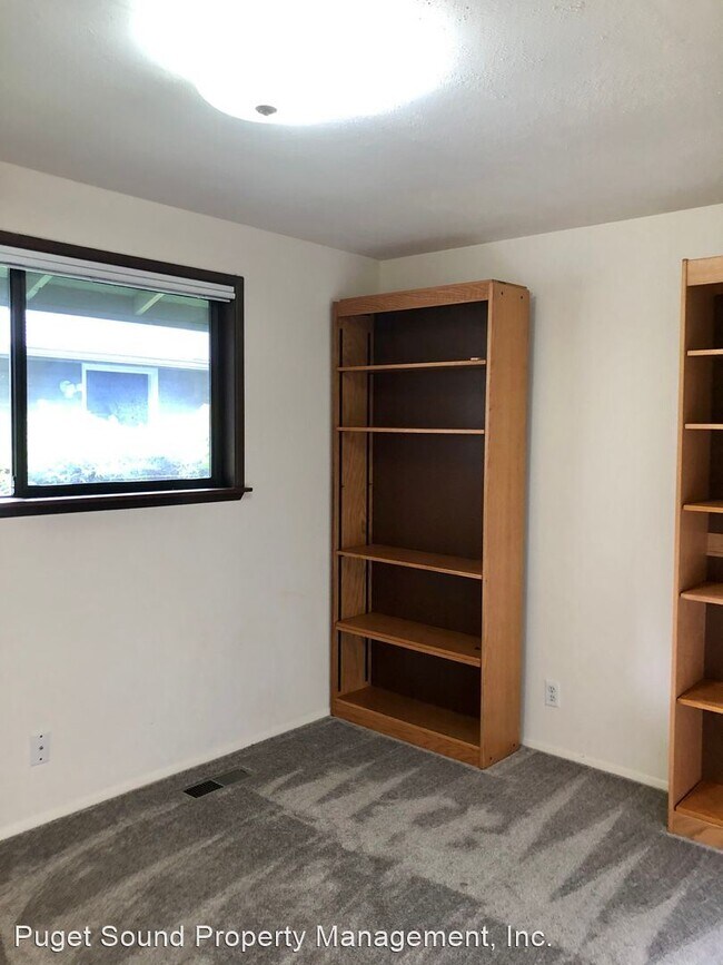Foto del edificio - 1090 Blue Heron Ave NE