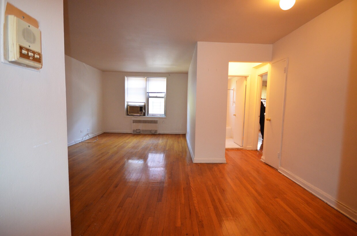 2107 Wallace Ave, Bronx, NY 10462 Apartments in Bronx, NY