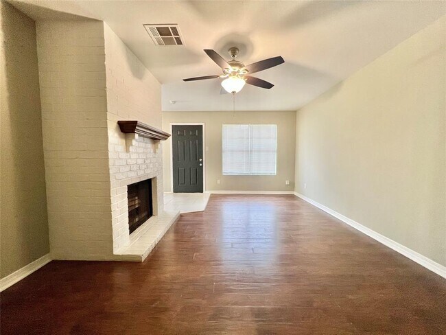 Foto del edificio - 8850 Glen Meadow Ln