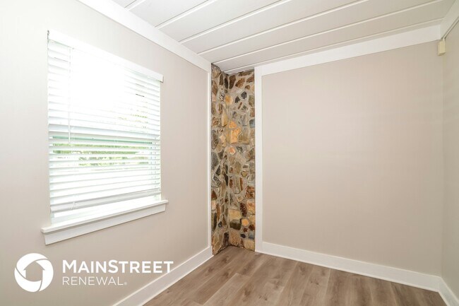 Foto del edificio - 7405 Calmoso Ave