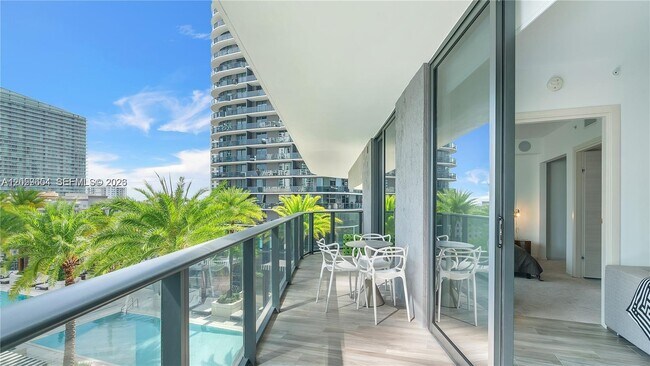 Foto del edificio - 801 S Miami Ave