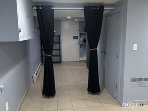 Building Photo - 2136 Barnum Ave