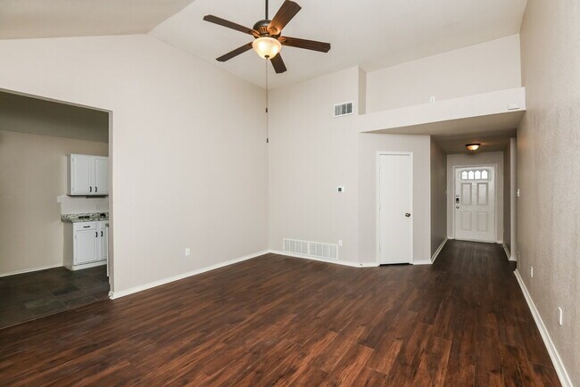 Building Photo - 629 Ozark Ave