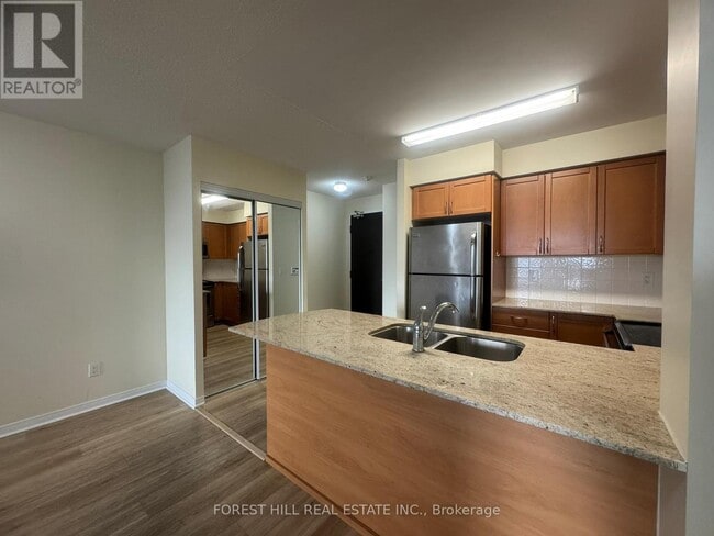 Building Photo - 75 King William Crescent