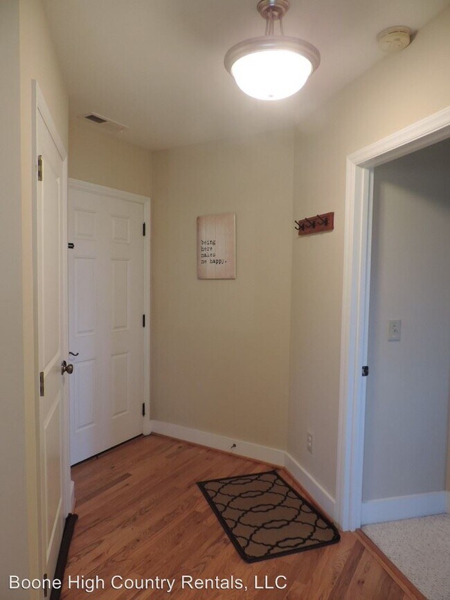 Building Photo - 351 Indian Paintbrush Dr