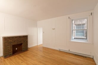 Building Photo - 2100 Rue du Fort