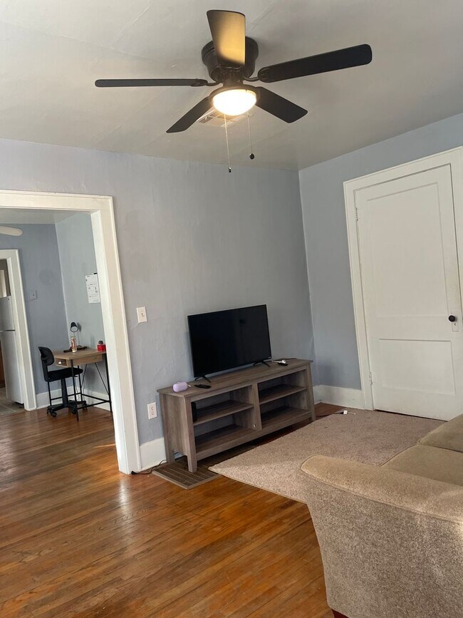 Foto del edificio - Cozy 1 bed 1 Bath Close to OU Campus