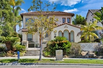 Building Photo - 6254 Village Green Dr