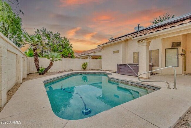 Foto del edificio - Stunning 4beds/2.5baths single-level home in the heart of Tempe!