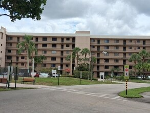 Building Photo - 7770 Tahiti Ln