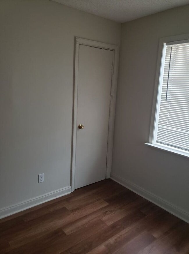 Foto del edificio - 2066 Farrington St