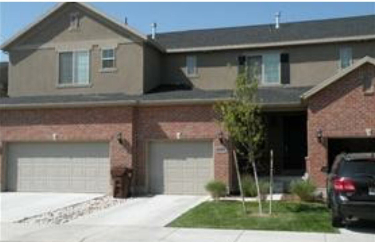 Front view main level - 3309 N 150 W