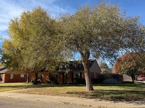 Building Photo - 3500 Patterson Dr