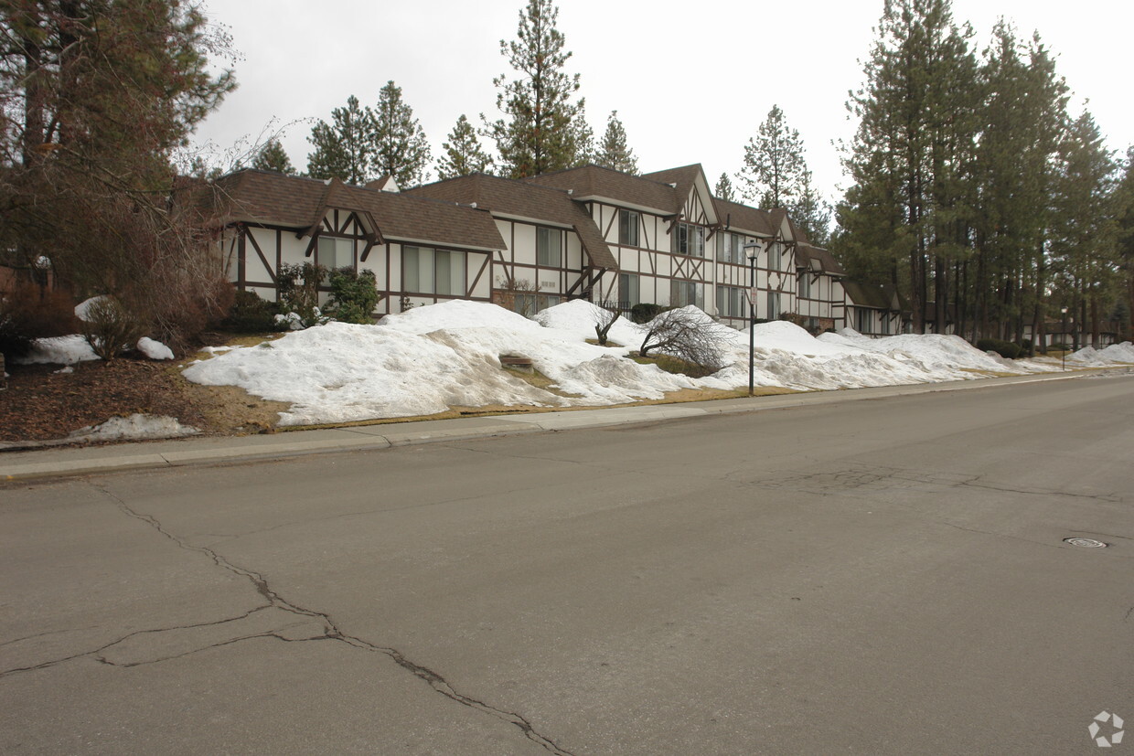 Building Photo - Woodhaven Apartments