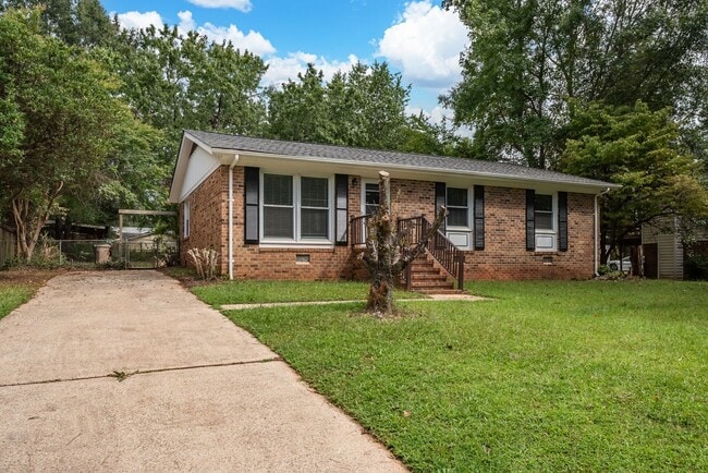 Building Photo - Single Family 4 Bedroom: Available Now! (S...