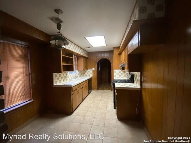 Building Photo - 3 br, 2 bath House - 5914 Fermi Dr